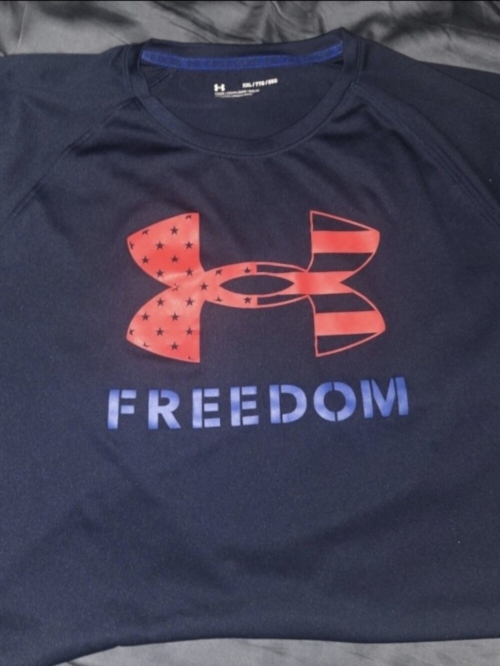 Under Armour Shirt Mens 2XL Blue UA Freedom Flag Shirt Lightweight Stretch New